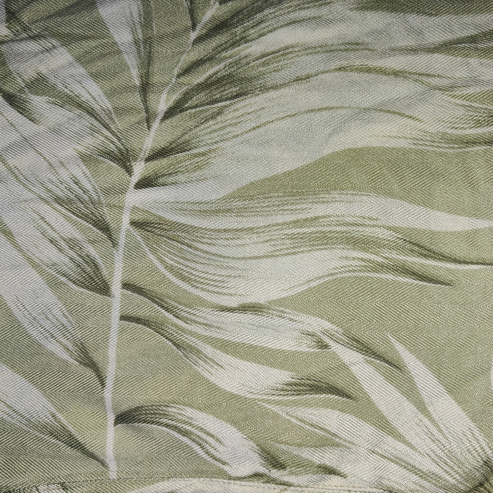 Tommy Bahama Size Medium - Picture 3 of 5